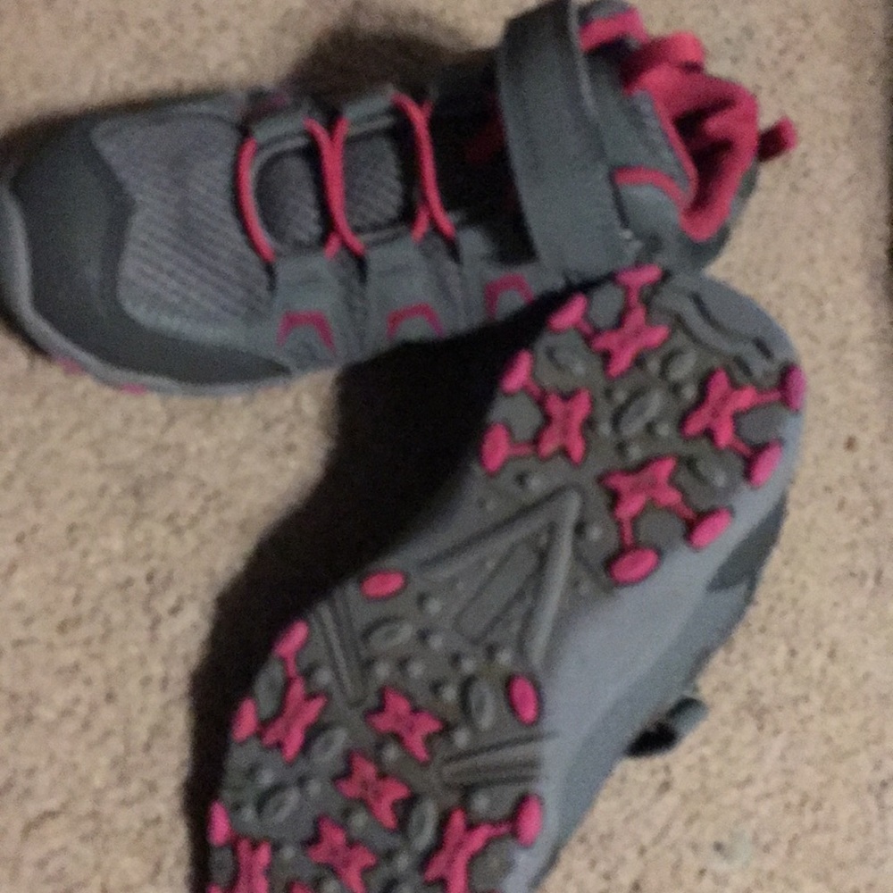 Girls hiking boots